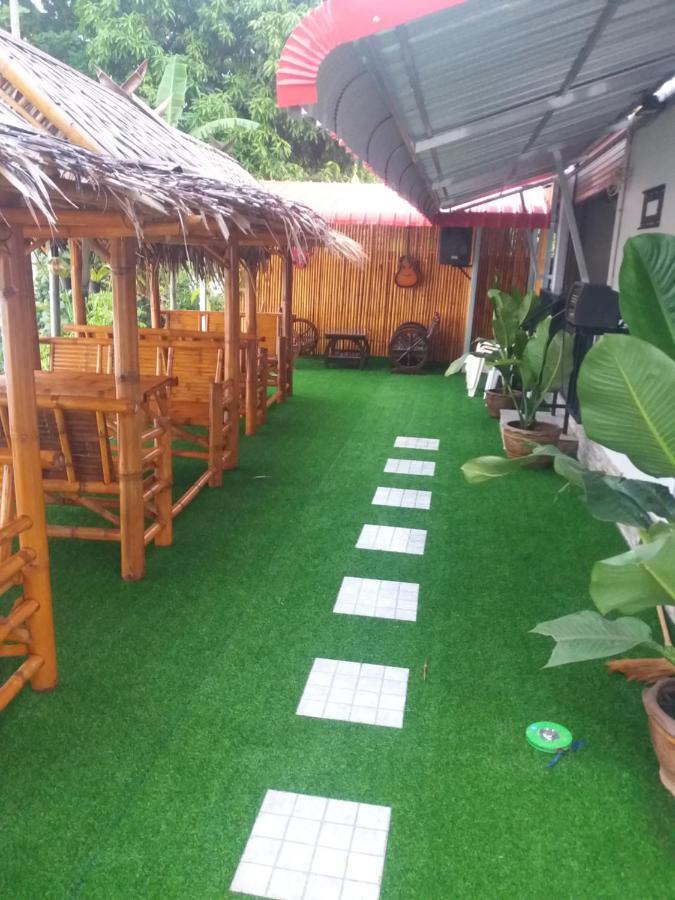 Boat House Marina Restaraunt And Homestay *