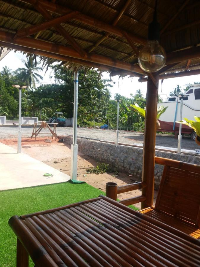 Boat House Marina Restaraunt And Homestay *