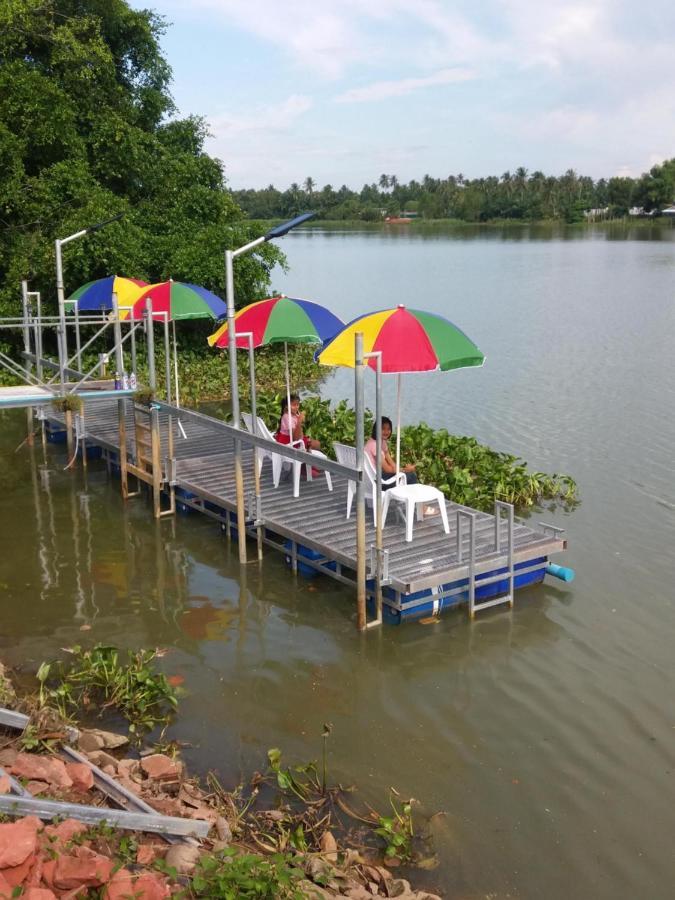 Boat House Marina Restaraunt And *
